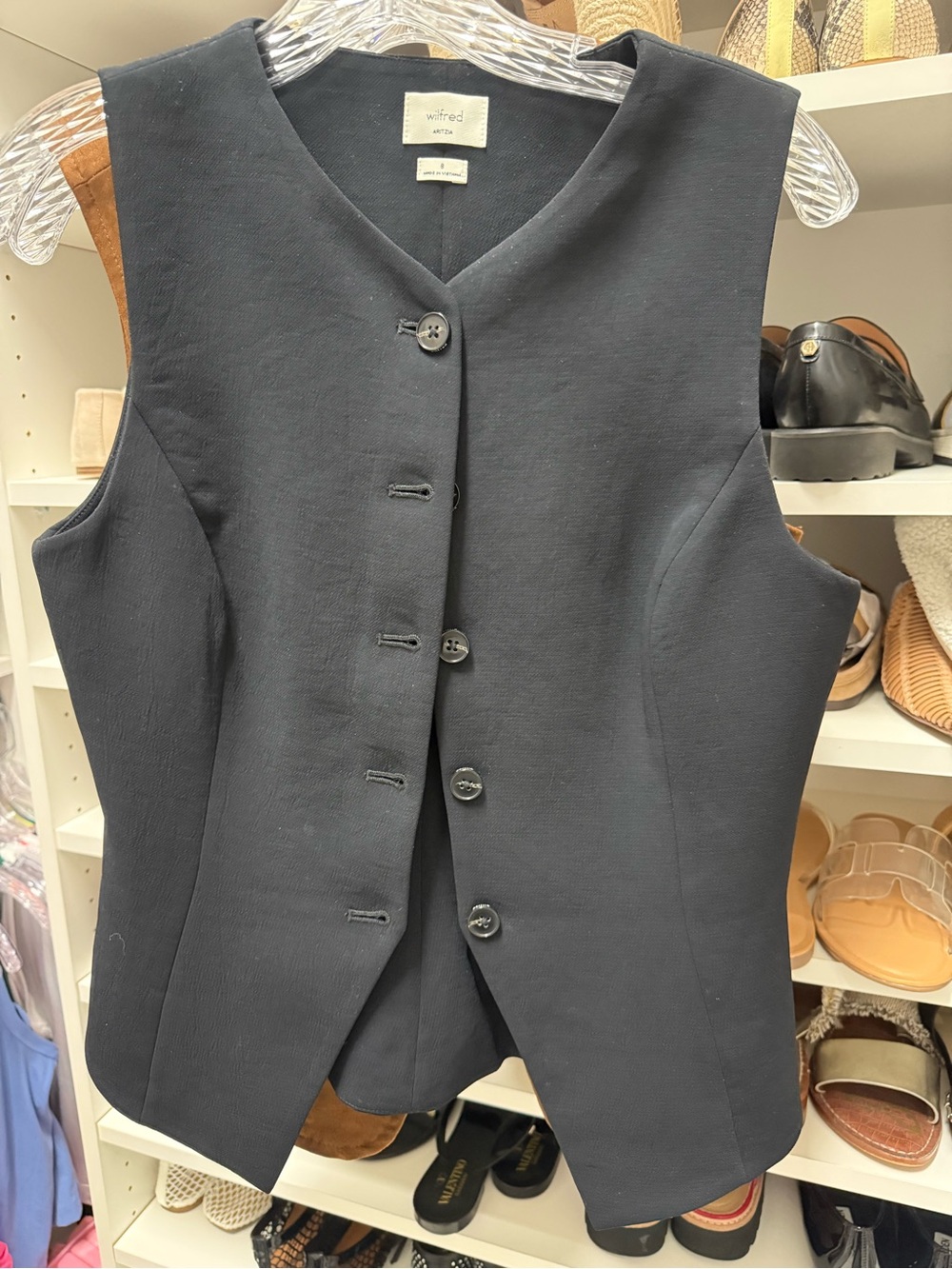 Witt?rd Black Sleeveless Button-Front Vest